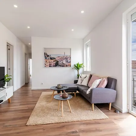 Apartamento Modern 2-bedroom With Balcony *